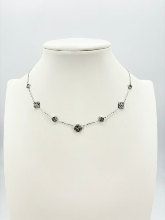 Collana a Fiori di Incanto semplice