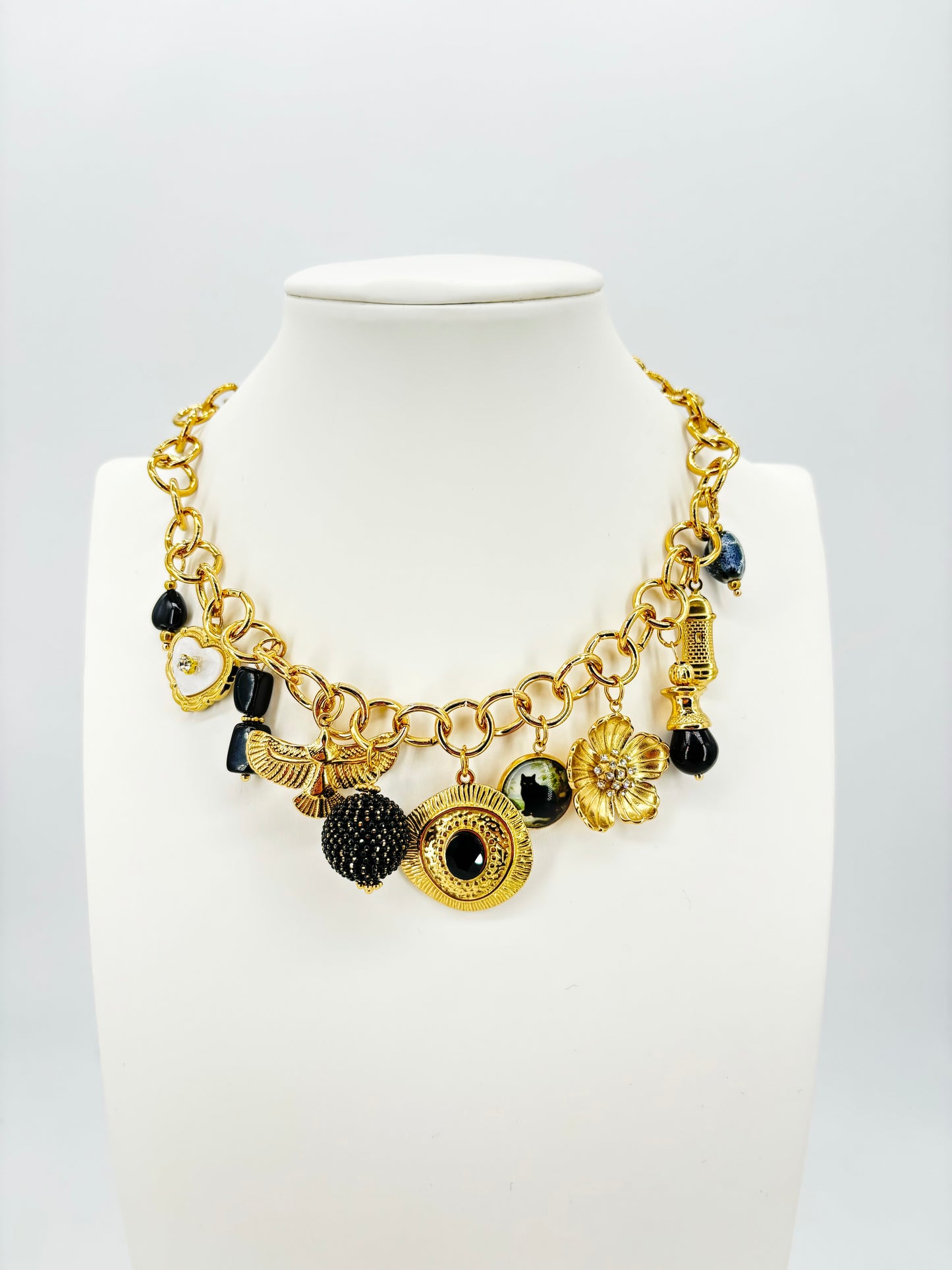 Collana Segni di Incanto