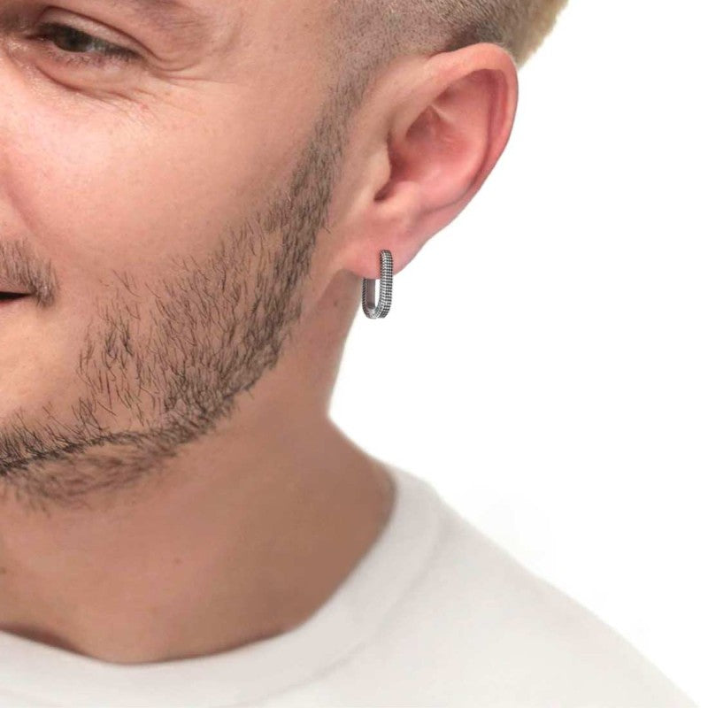 Orecchino Marlù ovale con trama puntinata black oil