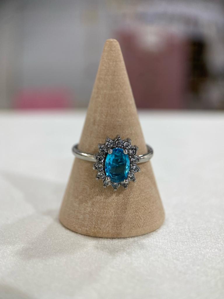 Anello con cristalli