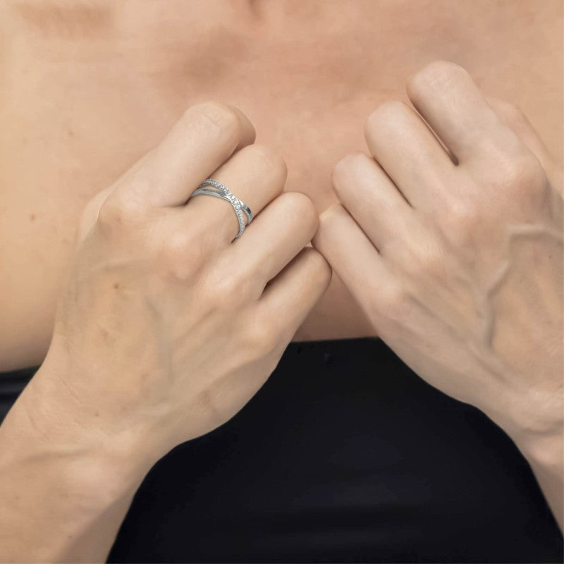 Anello Marlù incrociato con zirconi bianchi