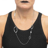 Collana Marlù catena con tre elementi di diverse dimensioni a forma organica e perle acciaio - 2