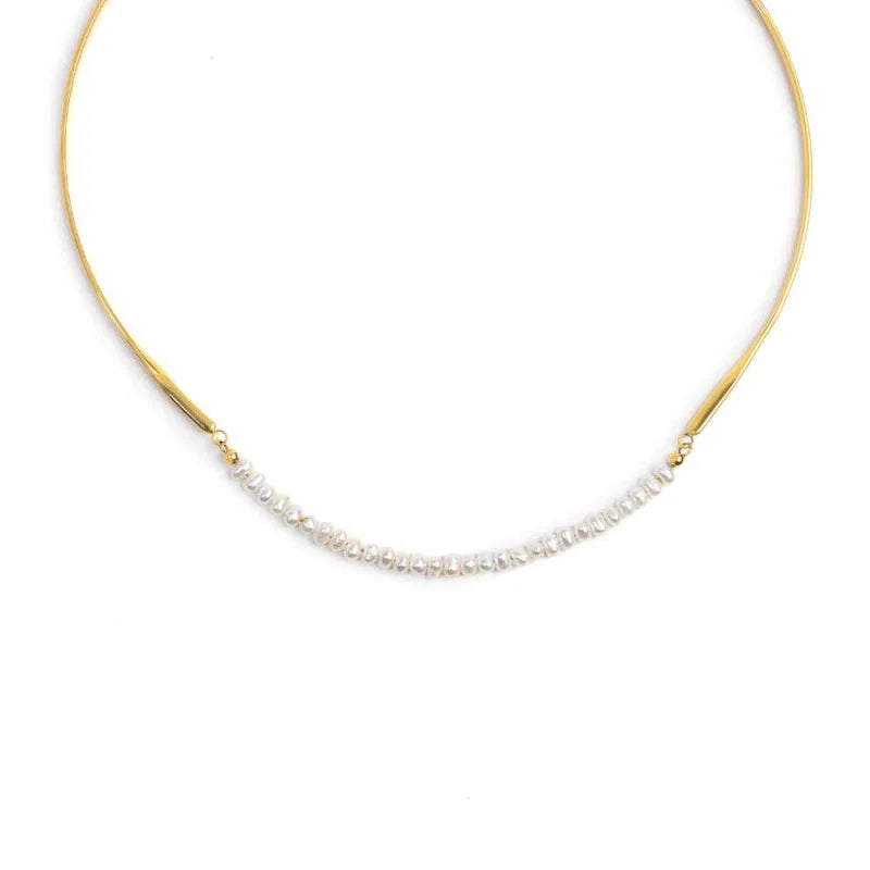 Collana Marlù centrale con perle e elementi semi rigidi tubolari twisted oro
