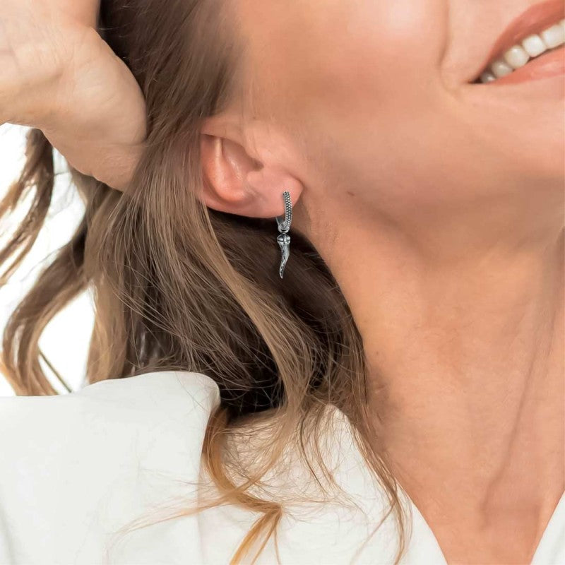 Orecchino Marlù a cerchio con corno pendente